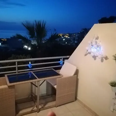 Sea View Cozy Near Center Of Town&free Parking