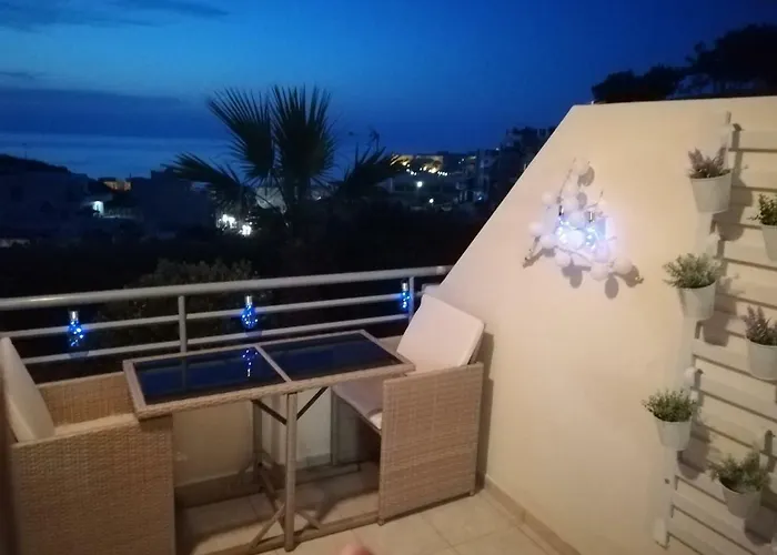 Sea View Cozy Near Center Of Town&free Parking